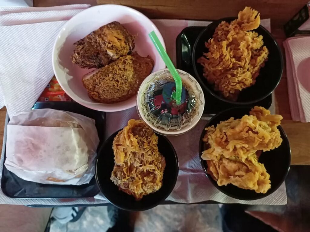 Mexican Chicken with Cheese Sauce – A Creamy, Flavourful Dish for Every Occasion 5 Combination of FriedGrilledBurger.🍗🍔