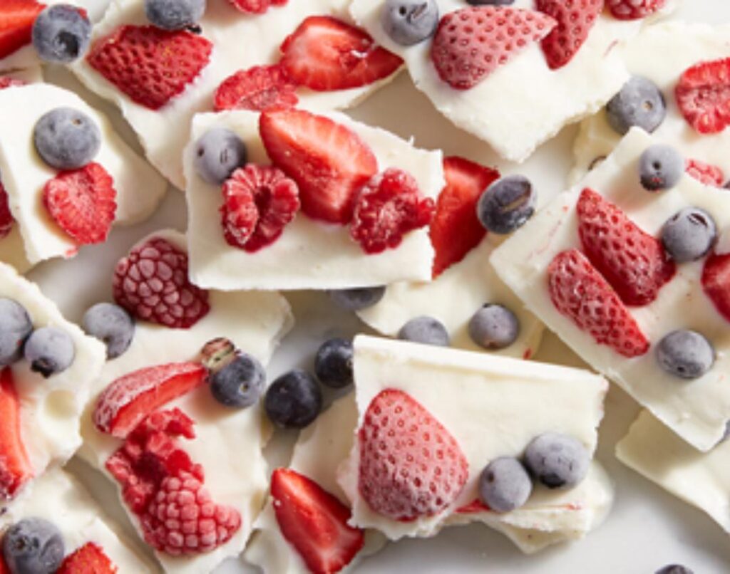 49d8c065658389397bcb8ef130f9f8de Frozen Yogurt Berry Bark 1080 850