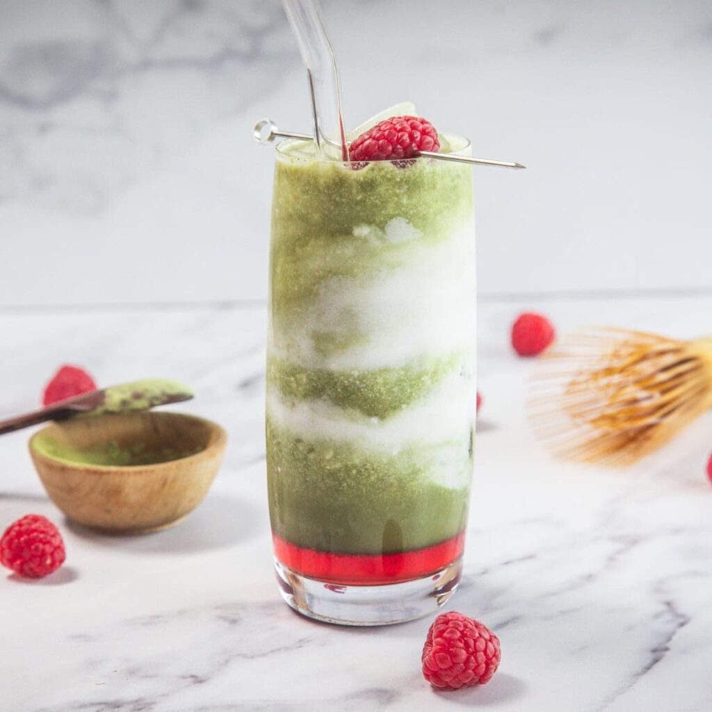 Iced Matcha Latte with Coconut Milk: A Refreshing Superfood Sip 1 Iced Matcha Latte with Coconut Milk image