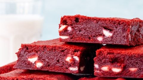 Red Velvet Brownies 9 480x270 1
