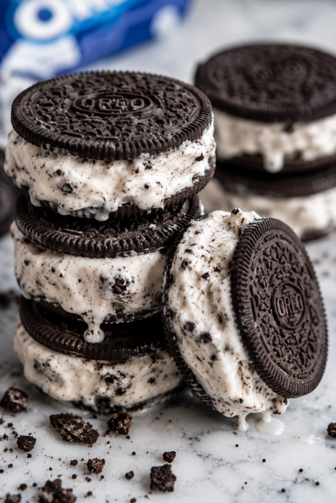 22 Easy Oreo Dessert Recipes That Turn One Sleeve of Cookies Into a Whole Dessert Table 5 image 678