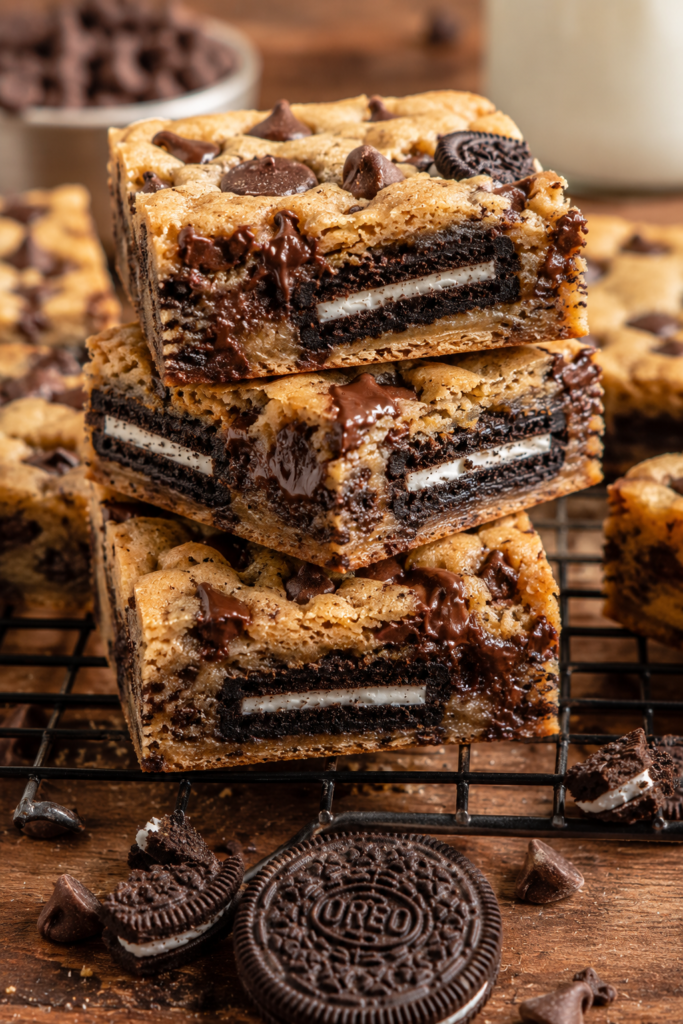 22 Easy Oreo Dessert Recipes That Turn One Sleeve of Cookies Into a Whole Dessert Table 15 image 698