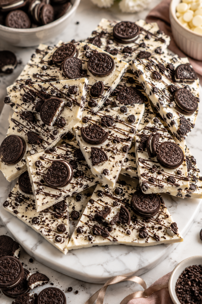 22 Easy Oreo Dessert Recipes That Turn One Sleeve of Cookies Into a Whole Dessert Table 18 image 704