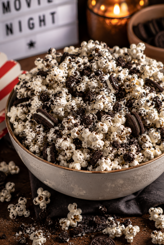 22 Easy Oreo Dessert Recipes That Turn One Sleeve of Cookies Into a Whole Dessert Table 20 image 708