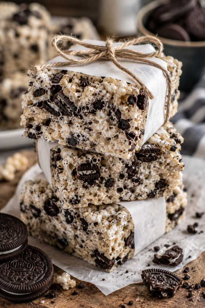 22 Easy Oreo Dessert Recipes That Turn One Sleeve of Cookies Into a Whole Dessert Table 21 image 710